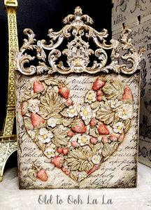 Crowned Strawberry Heart Shelf Sitter 🍓